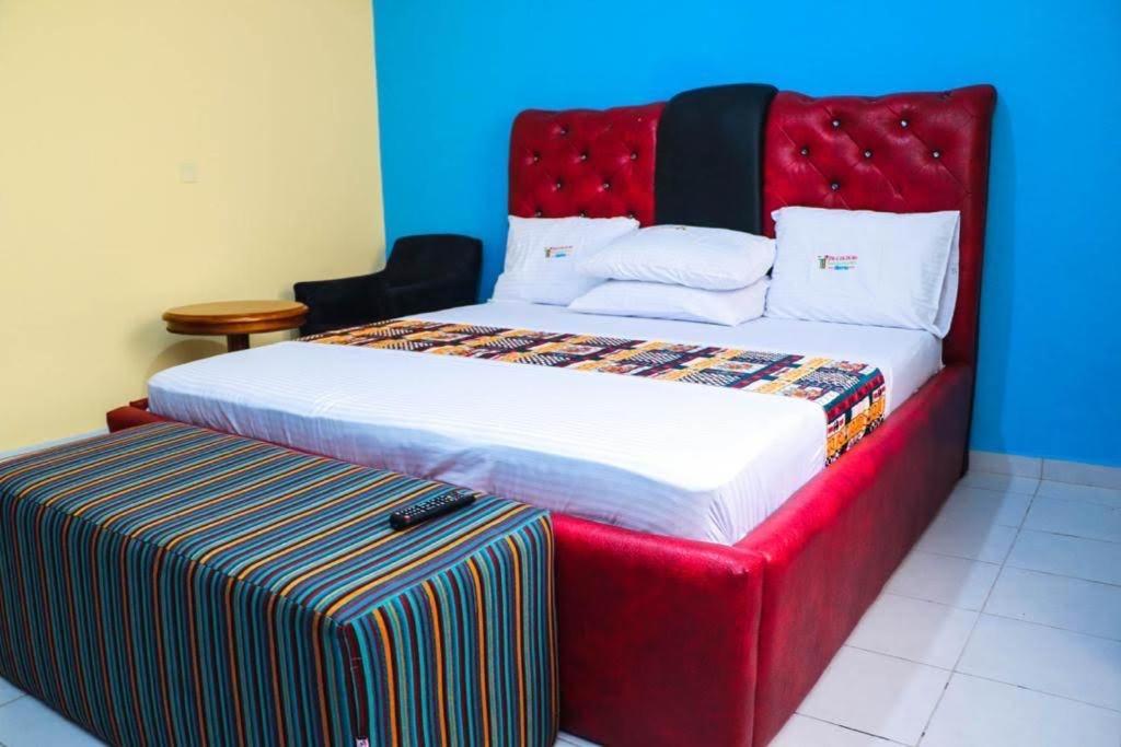 Dc Ambassadors Hotel Dawhwenya Exterior photo